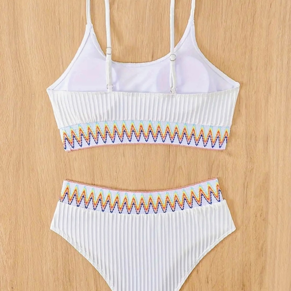 White Zigzag Pattern Bikini Set